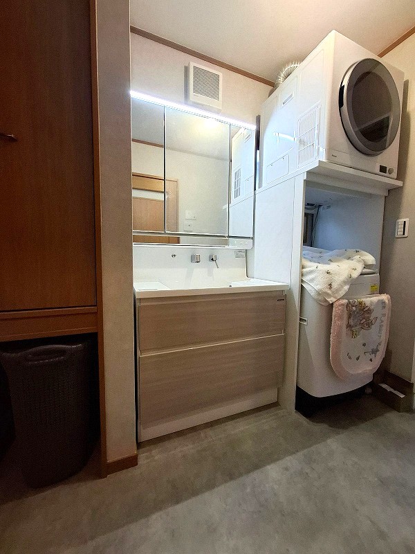 東区　ファミーユ