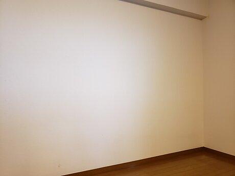 リビング寝室の壁をエコカラットリフォーム｜福岡市博多区在住のお客様のビフォー画像