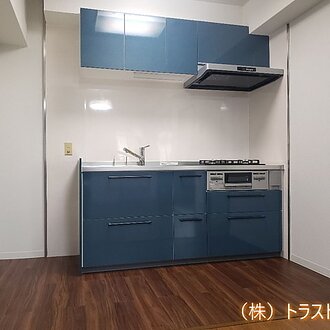 ネイビーブルーでキッチンまわりを華やかにのイメージ