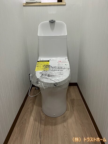 TOTO ZRで清潔＆快適に！お手入れラクな機能満載のトイレリフォームのアフター画像
