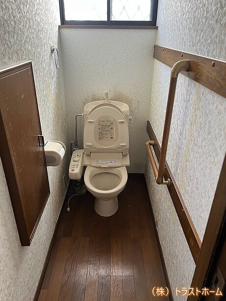 トイレを快適に！サティスSと手洗い器で清潔感アップのビフォー画像