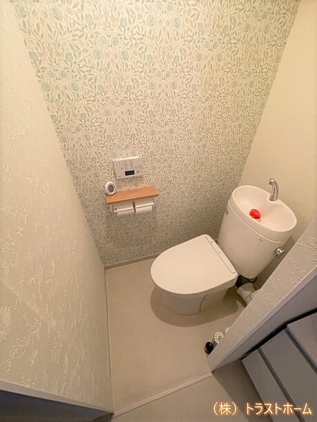 便器はそのまま！トイレ内装リフォームのアフター画像