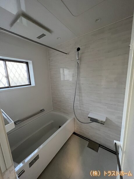脱衣所から浴室への段差を軽減｜糸島市在住のお客様のアフター画像
