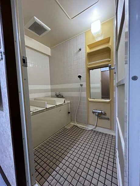 【糟屋郡須恵町】LIXIL〈リノビオV〉で木目柄がオシャレな浴室リフォームのビフォー画像