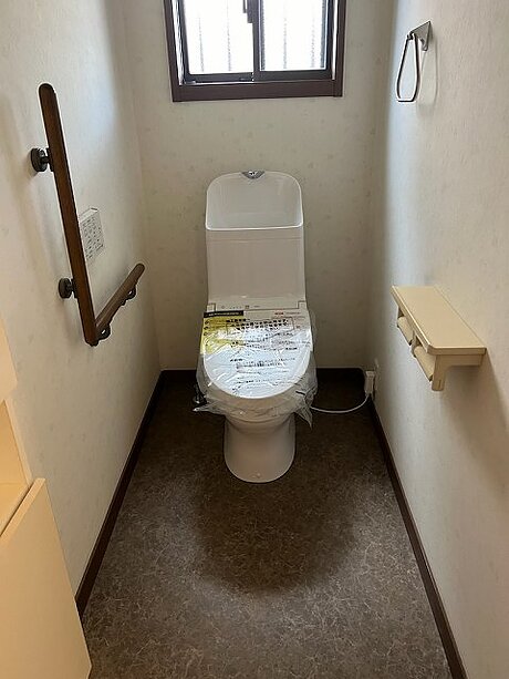 【福岡県糸島市】人気のあるTOTO〈ZJ2〉にトイレリフォームのアフター画像