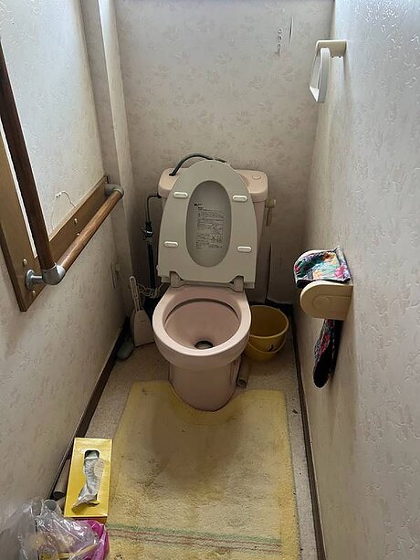 【福岡県飯塚市】ダイワ化成〈ＦＺ４００－Ｈ１７〉落ち着く空間トイレリフォームのビフォー画像