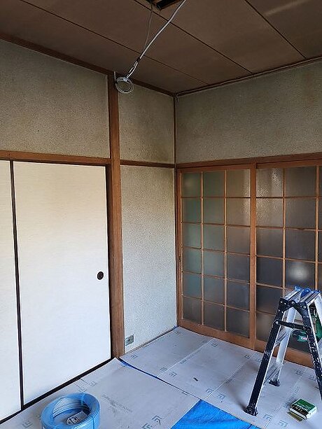 砂壁をクロスへ変更リフォームのビフォー画像