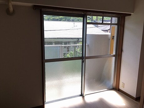 【福岡市中央区】LIXIL〈インプラス〉の内窓でより快適なお部屋へリフォームのビフォー画像