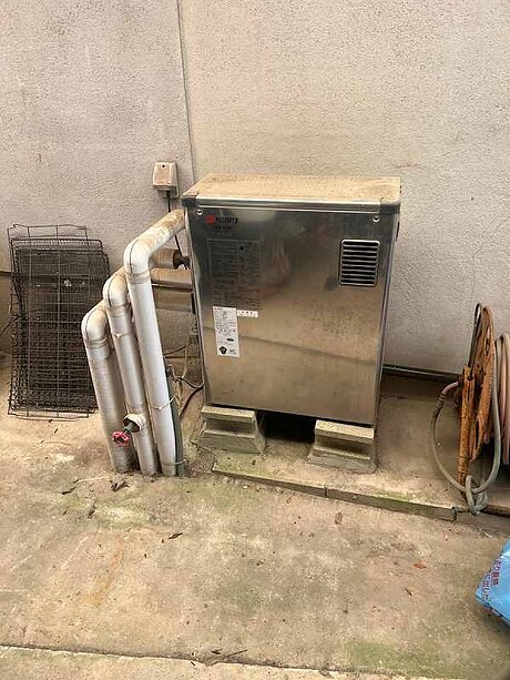【福岡県飯塚市】石油給湯器から三菱電機〈SRT-W376・Aシリーズ〉エコキュートへリフォームのビフォー画像