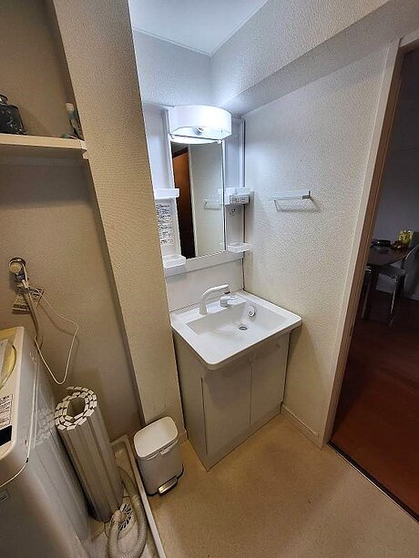 【福岡市南区】TOTO〈Ｖシリーズ〉水と湯をしっかり使い分け！洗面化粧台リフォームのアフター画像