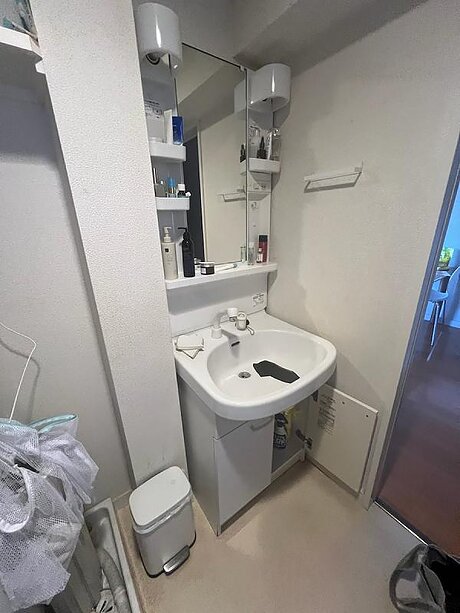 【福岡市南区】TOTO〈Ｖシリーズ〉水と湯をしっかり使い分け！洗面化粧台リフォームのビフォー画像