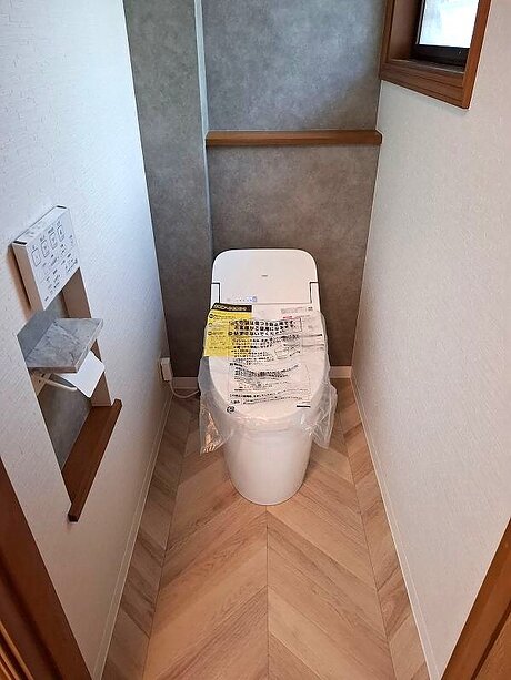 スタイリッシュなトイレリフォームのアフター画像