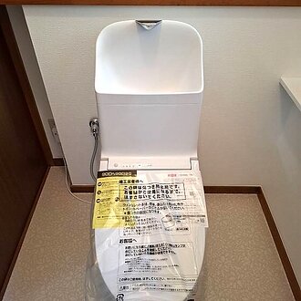 手洗いカウンター付きトイレリフォームのイメージ