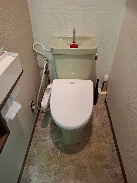【福岡市中央区】LIXIL〈アメージュ〉高い洗浄力と節水効果を兼ね備えたトイレリフォームのビフォー画像