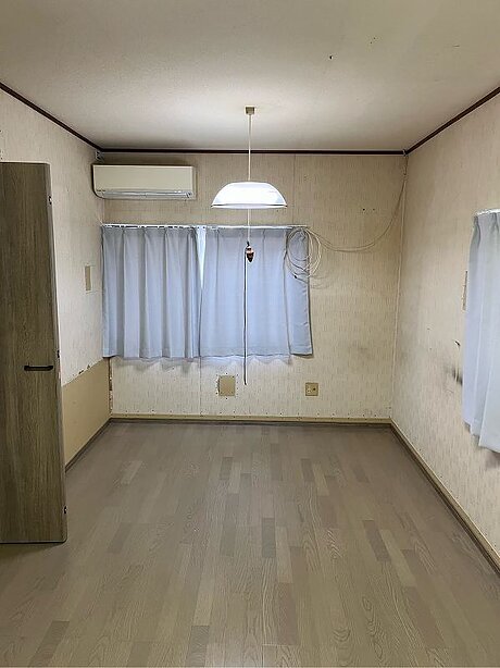 サンゲツの商品を使用したクロス張替リフォームのビフォー画像