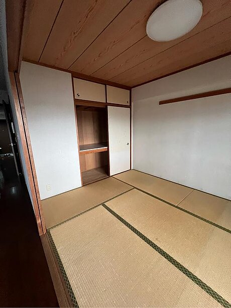 【福岡県福津市】リビング横和室→洋室へリフォームし開放感のあるリビングへのビフォー画像