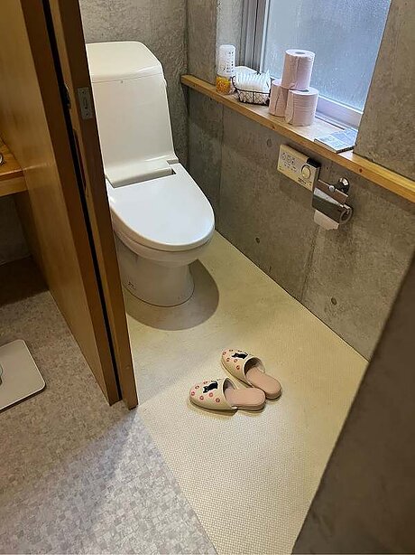 トイレと洗面所のリフォーム工事のビフォー画像