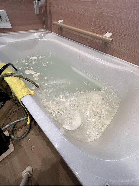 給湯器追焚配管洗浄工事のビフォー画像