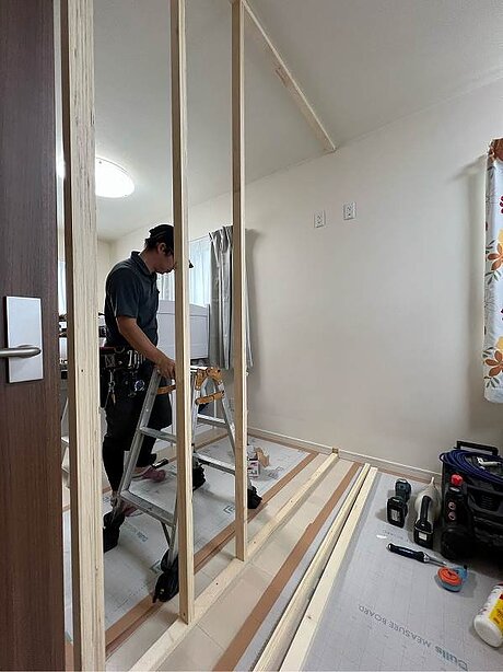 崩された曲線が特徴的！遊び心のある子ども部屋増設リフォームのビフォー画像
