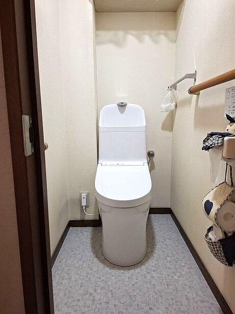 爽やかな雰囲気のトイレへリフォームのアフター画像