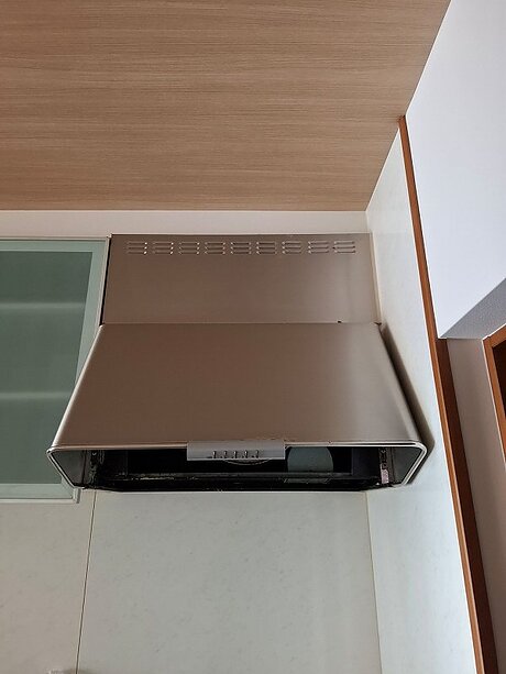 レンジフード交換で快適なキッチン空間のビフォー画像