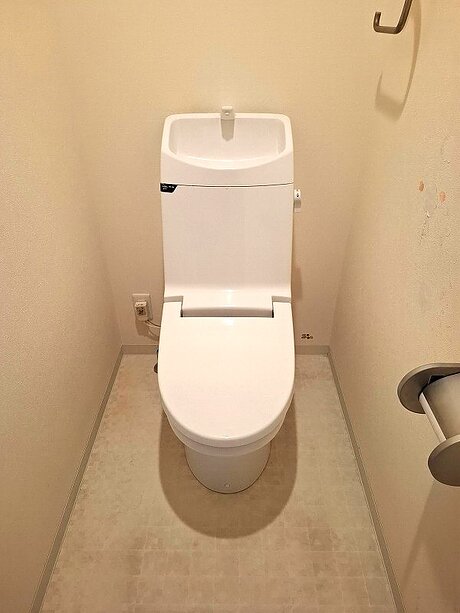 アメージュ便器と好みのシャワートイレを組み合わせた快適なトイレのアフター画像