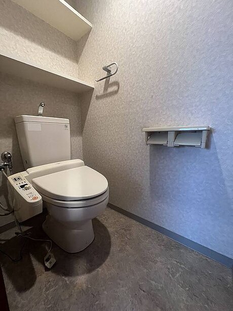 快適に使用できる機能を備えたウォシュレット一体型トイレのビフォー画像