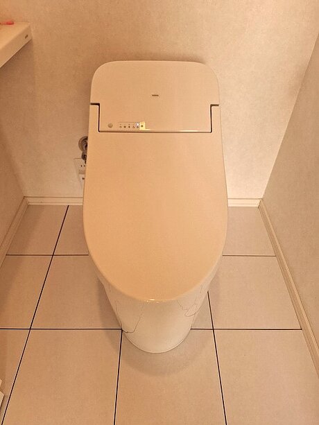 スタイリッシュなデザインと嬉しい機能満載のトイレのアフター画像