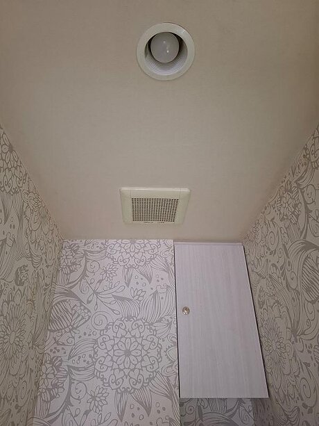 トイレ換気扇交換で湿気＆消臭対策！のビフォー画像