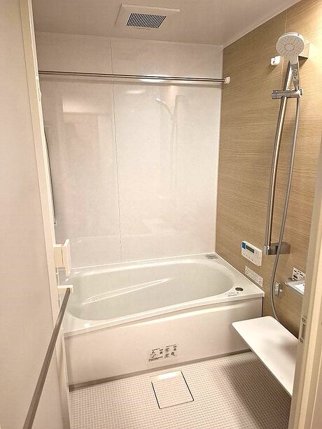 上品なデザインと高い機能性を備えた浴室のアフター画像