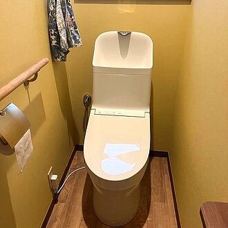ナチュラル×グリーンで整える、心地よいトイレのイメージ