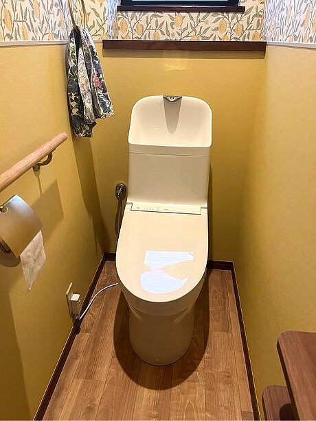 ナチュラル×グリーンで整える、心地よいトイレのアフター画像
