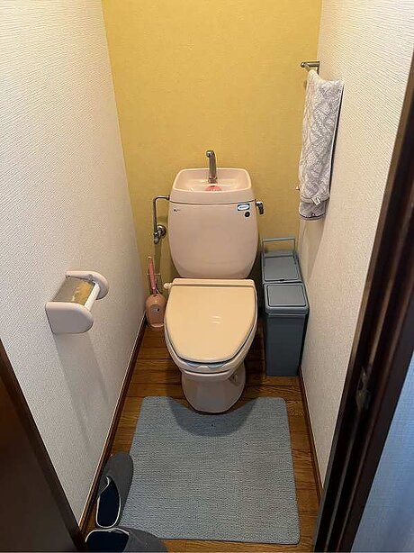 毎日を心地よくする、美しく機能的なトイレのビフォー画像