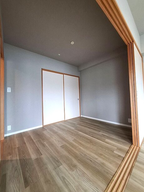 全室フロアタイル＋襖貼り替え＋クロスリフォームのアフター画像
