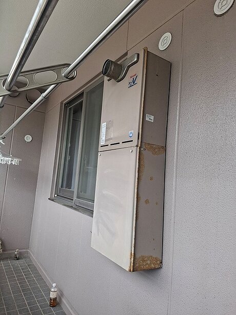 オートタイプ給湯器交換で快適なお湯ライフへのビフォー画像