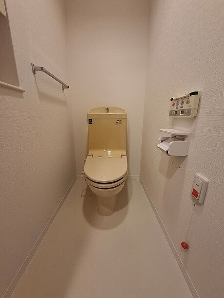 落ち着きあるモノトーン空間へのビフォー画像