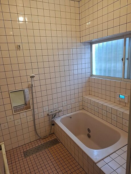 快適性とお掃除のしやすさを両立した浴室のビフォー画像