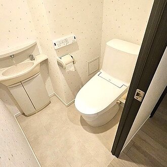 内装一新で明るく清潔なトイレ空間へのイメージ