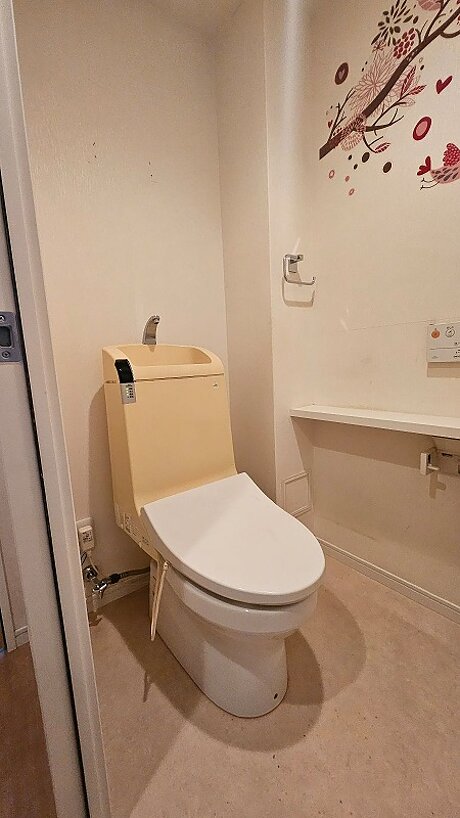 シンプルで使いやすいトイレへ一新のビフォー画像