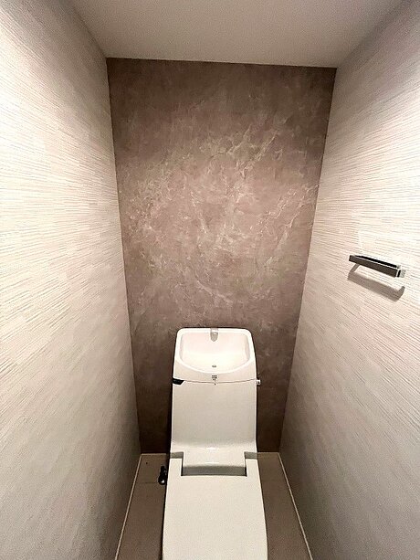 クロス張替だけでここまで変わる洗練空間へのアフター画像
