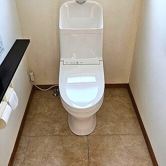 お掃除しやすく快適性も向上したトイレリフォームのイメージ