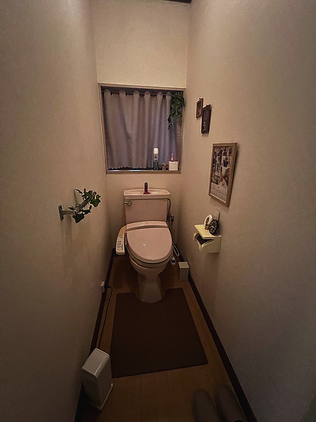 トイレ本体と内装をトータルリフォーム！のビフォー画像